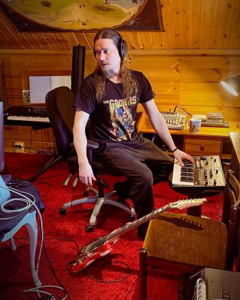 Tuomas Holopainen in studio